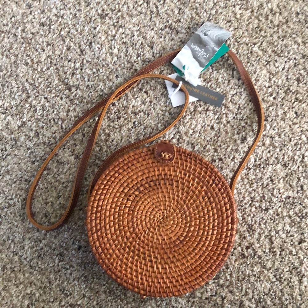NWT handwoven round rattan shoulder bag